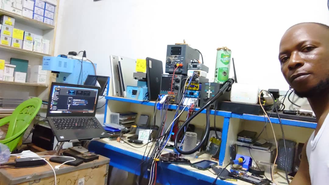 Fallo au travail dans l'atelier